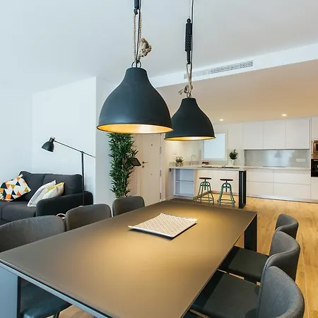 The Lucky Flats - Liorna Apartment