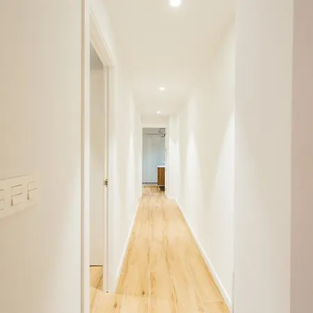 The Lucky Flats - Liorna Apartment